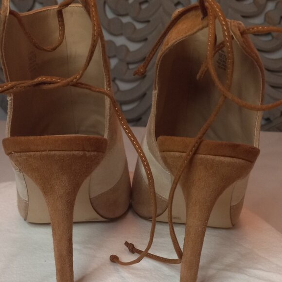 Never Worn BCBG Suede Tan Ivory Colorblock Heels 7.5M Open Toe Back Ankle Tie - Picture 4 of 6